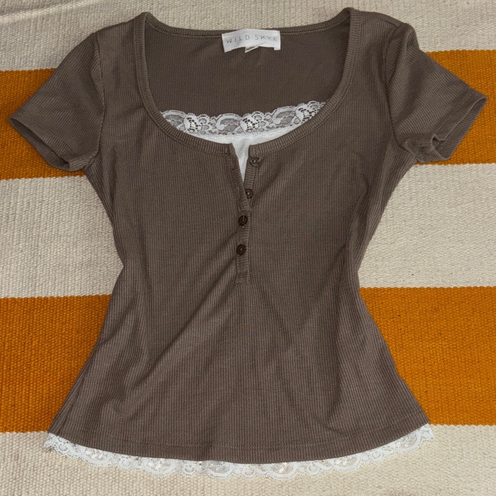 Brown Short Sleeve Top with Lace Trim